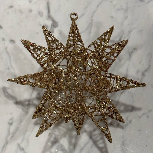 Pier 1 Star 18 Point Star Ornament Gold Glitter Metal Rate - Picture 2 of 3